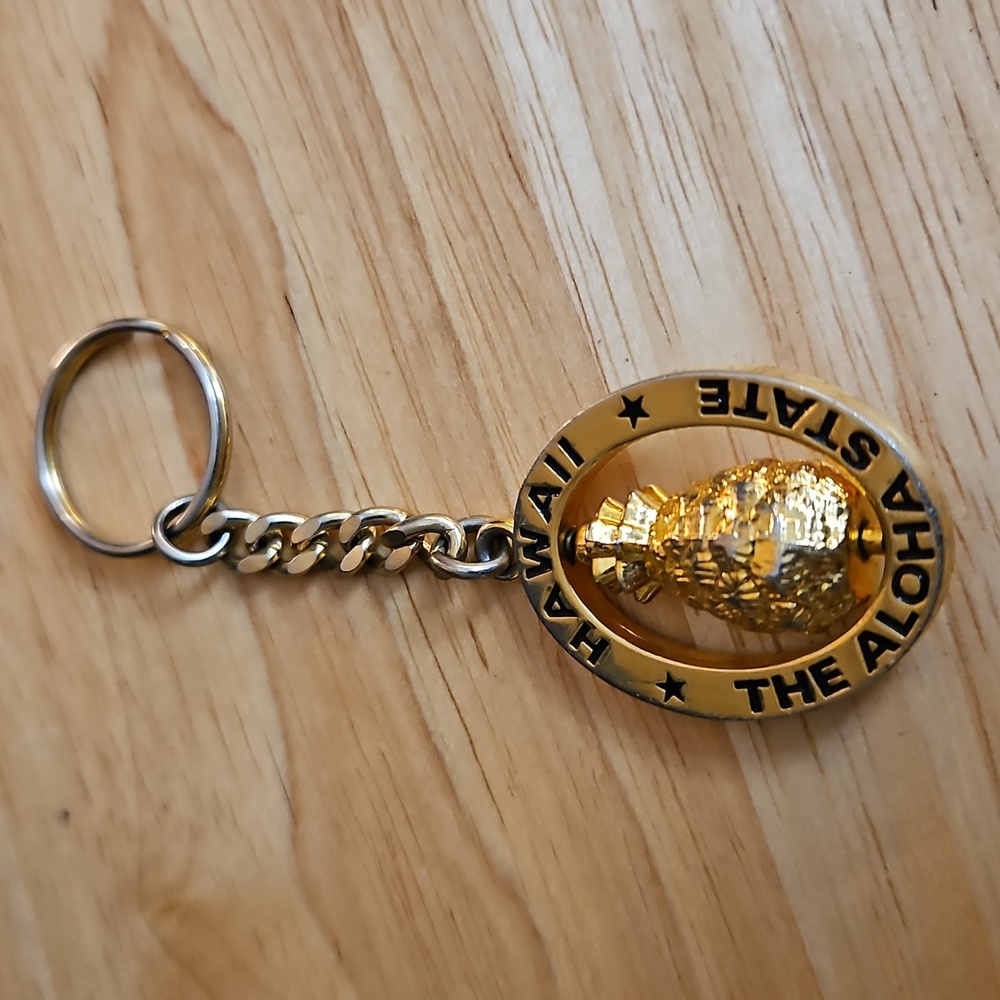 Hawaii Aloha State Gold Keychain